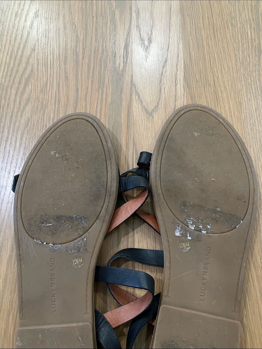 Lucky Brand Women's Black Strappy Flat Sandals - Picture 5 of 9